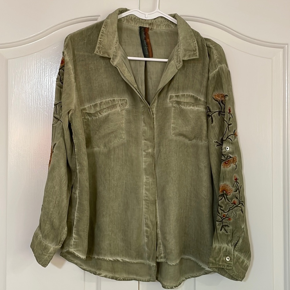 Aratta Silent Journey shirt size M